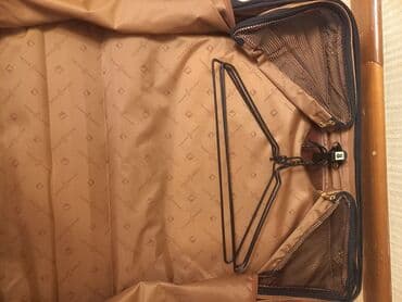 чемодан дорожный бу: Продаю портплед(сумка-чехол для костюмов и личных вещей). Производство — 3