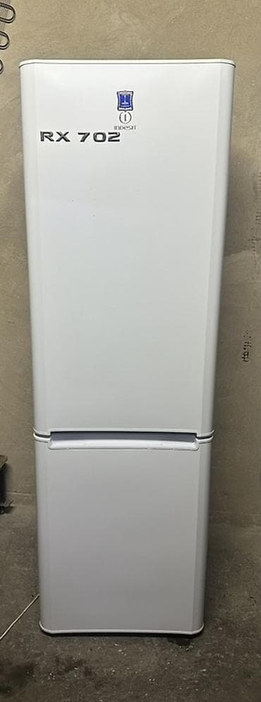 Холодильник Indesit, Б/у, Двухкамерный, De frost (капельный), 60 * 185 * 60