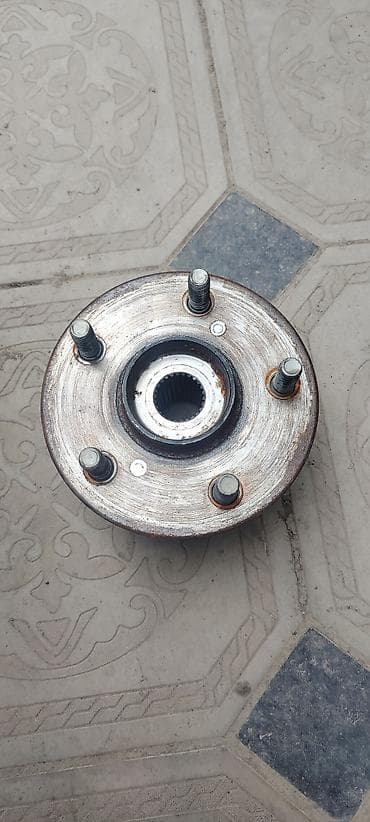 подшипник ступицы передний: Ступичные узлы с подшипниками и фланцами (перед/зад), 5 шпилек — 6