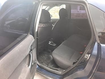 mersedes e300: Ford Focus: 2002 г., 1.6 л, Механика, Бензин, Седан — 9