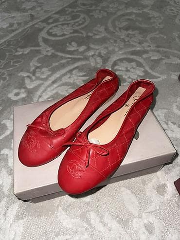 Балетки Chanel,покупала за 1600,продаю за 300
Качество хорошее,мягкое