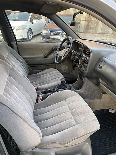 Транспорт: Volkswagen Passat: 1991 г., 1.8 л, Механика, Бензин, Седан — 6