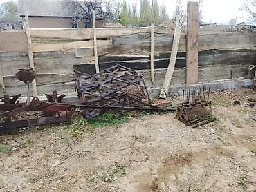 белорус 82 1: Трактор колёсный советского образца с кабиной, передним ведущим мостом — 1