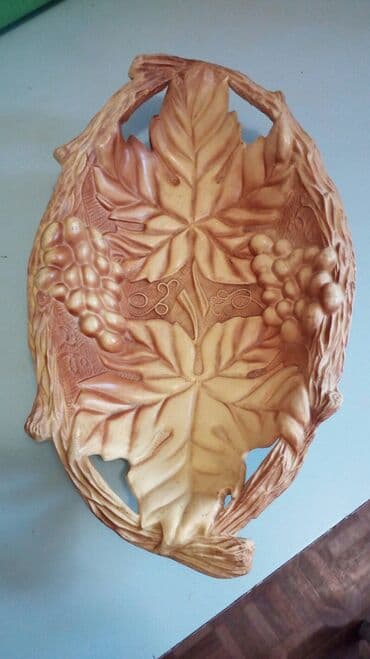 Ваза под виноград, фрукты и ягоды. Находится в г.Бишкек. Размер 35