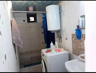 Продажа полдома: Продается полдома в маевке(до трассы 2 минуты) 4 сотки. Имеется две — 5