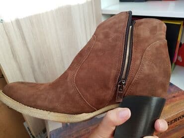 сапоги из натурального меха и кожи: Продам НОВЫЕ итальянские деми сапожки казачки Привезли из Италии 40 — 4