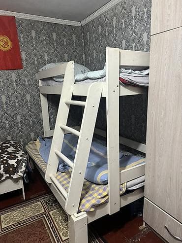 Эмерек: Двухъярусная деревянная кровать с лестницей - Материал: массив — 2