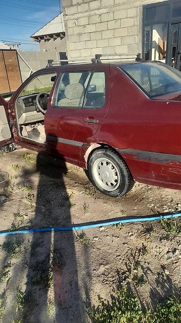 9: Volkswagen Vento: 1992 г., 1.8 л, Механика, Газ, Седан — 9
