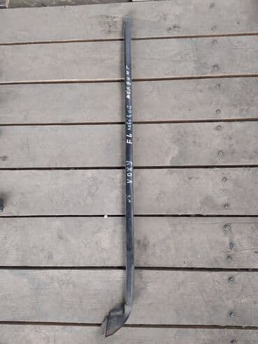 изготовление порогов на авто: Toyota Voxy Молдинг лобовой, Тойота Вокси пластиковая накладка стекла — 1