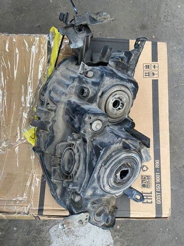 запчасти на мицубиси паджеро 2: Передняя левая фара Mitsubishi 2012 г., Б/у, Оригинал, Япония — 7