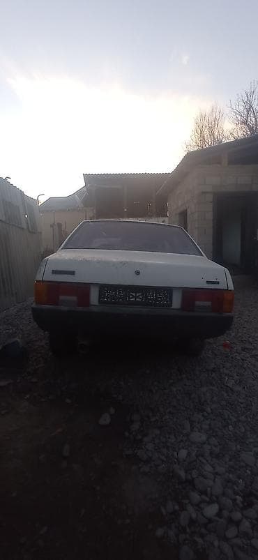 ВАЗ (ЛАДА): ВАЗ (ЛАДА) 2109: 1990 г., Механика, Бензин, Лифтбек — 2