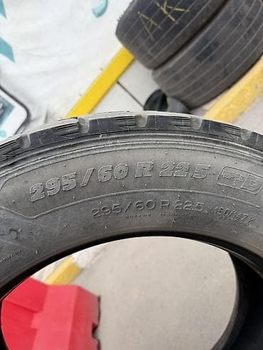 покрышка машины: Грузовая шина 295/60 R22.5 Это за 4 балона Мишлен - Размер: 295/60 — 2