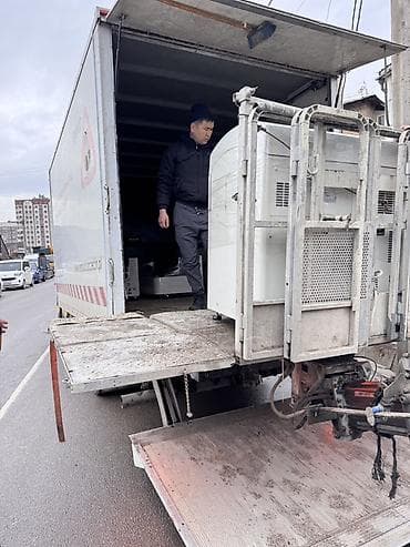 машина манипулятор: Услуги грузоперевозки и такелажа с гидробортом - Фургон с задней — 2