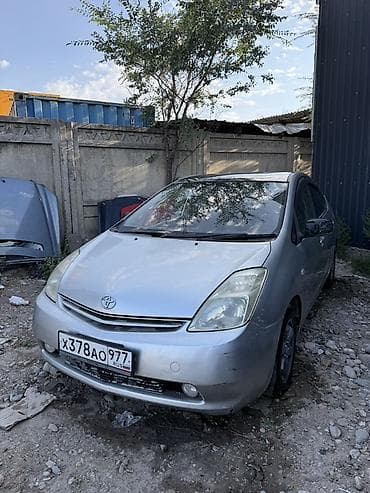 Toyota Prius: 2005 г., 1.5 л, Вариатор, Гибрид, Лифтбек