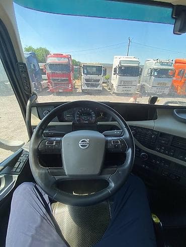 Транспорт: Тягач, Volvo, 2015 г., Без прицепа — 10