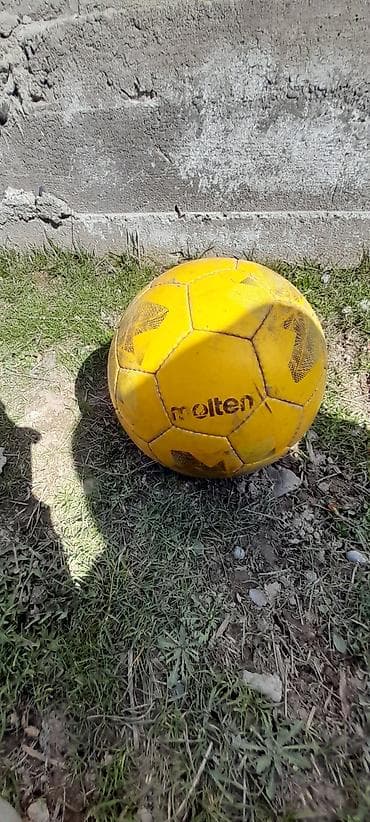 Футбольный мяч Molten Оригинал мяч ⚽ - Яркий жёлтый цвет с at lalafo.kg Футбольный мяч Molten Оригинал мяч ⚽ - Яркий жёлтый цвет с