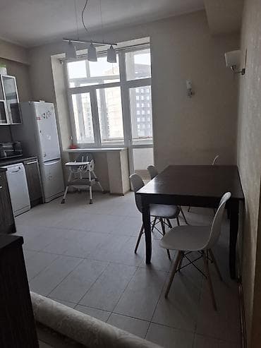 3 к: 3 комнаты, С мебелью полностью — 1