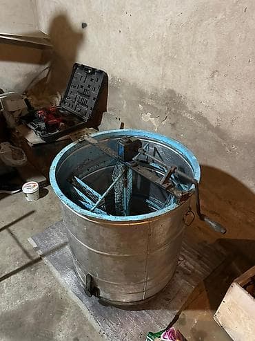 Медогонка ручная, радиальная, металлическая. рутага 25000 сом адрес