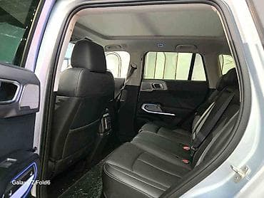 wuling mini ev: Электрический кроссовер (5 дверей, 5 мест) в светло‑сером цвете с — 7