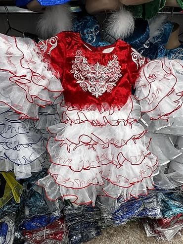 Подарки и сувениры: Нарядный детский костюм для выступлений/праздников. Размер: 2/4 лет — 1