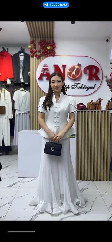 белый костюм женский: Белый женский комплект в элегантном стиле. Состав комплекта: - Жакет — 1