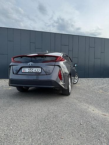 toyota: Toyota Prius: 2019 г., 1.8 л, Вариатор, Гибрид, Хэтчбэк — 2