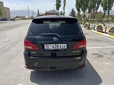 голиф 2: Toyota Ipsum: 2003 г., 2.4 л, Автомат, Бензин, Минивэн — 7