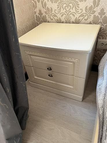 sofa bed: Спальный гарнитур в классическом стиле, цвет айвори/молочный. Состав — 2
