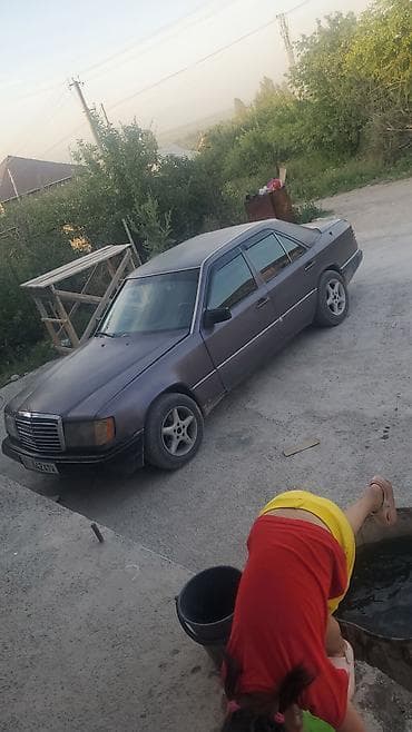 Mercedes-Benz 220: 1992 г., 2 л, Автомат, Бензин, Седан at lalafo.kg Mercedes-Benz 220: 1992 г., 2 л, Автомат, Бензин, Седан