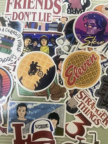 светящиеся палочки: Набор виниловых стикеров по вселенной «Stranger Things». - Тематика — 1