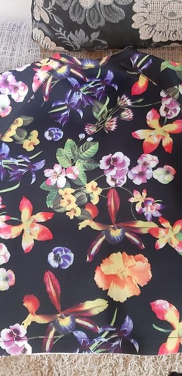 Блузка с принтом 
Фирма: MIA
Отдаю за 300 сом — 5