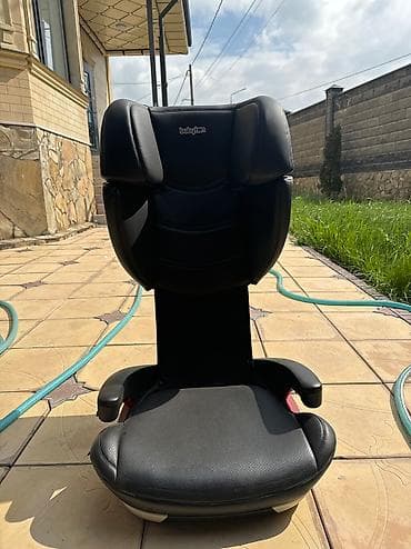 Subaru: Автокресло, цвет - Черный, Б/у — 2