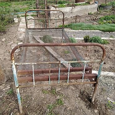 кровати двух спальни: Односпальная кровать, Каркас без матраса, длина - 190 см — 1