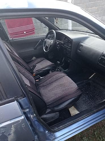pass: Volkswagen Passat Variant: 1992 г., 1.8 л, Механика, Бензин, Универсал — 2
