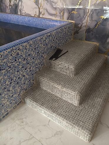 басени: Закрытый крытый бассейн и зона душа - Просторный крытый бассейн с — 6