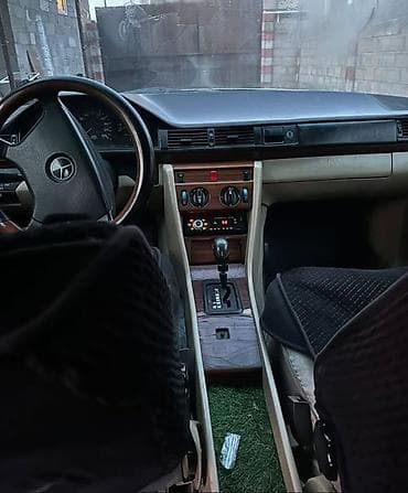honda arv: Mercedes-Benz W124: 1992 г. — 4