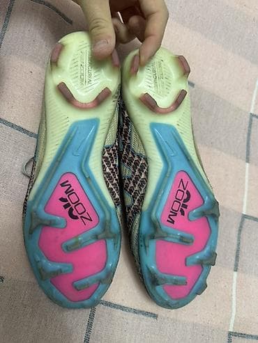 Спорт и хобби: Футбольные бутсы Nike Mercurial с технологией Air Zoom. - Модель — 2