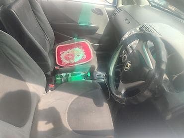 100 с4: Honda Fit: 2001 г., 1.3 л, Вариатор, Бензин, Хэтчбэк — 8