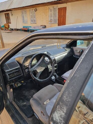 a8 d2: Audi 100: 1987 г., 2.2 л, Механика, Бензин, Седан — 10