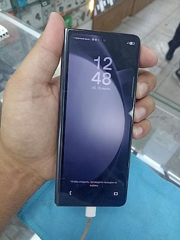 samsung flip z: Samsung Galaxy Fold 5G, Б/у, 256 ГБ, цвет - Черный — 1