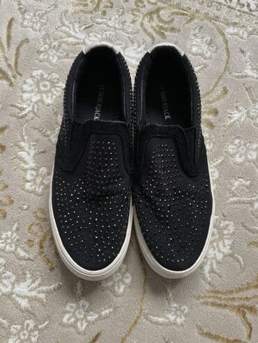 Мокасины и лоферы: Слипоны фирменные хорошего качества 
38 размер 
В идеальном состоянии — 3