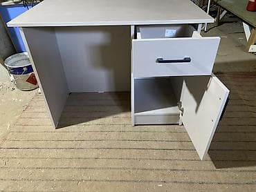 помощник полка: Компьютерный стол, Новый, С полками — 3