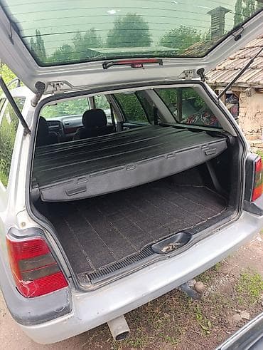 Унаа: Volkswagen Golf: 1993 г., 1.8 л, Кол менен иштөөчү, Бензин, Универсал — 4