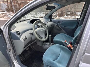 таеты: Toyota Yaris: 2000 г., 1.3 л, Автомат, Бензин — 6