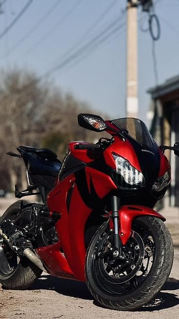 фара лансер: Honda CBR1000RR Fireblade — спортивный мотоцикл литрового класса — 1