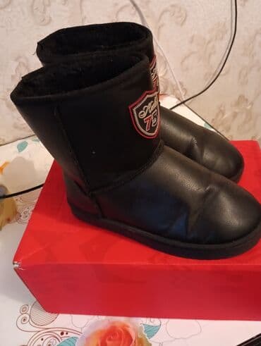 детская обувь карабалта: Продаются детские уги б.у.В хорошем состоянии,размер 33. Адрес Чуй — 5