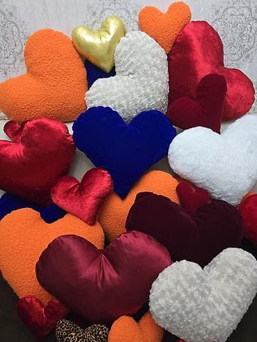 детские декоративные подушки: Декоративные подушки-сердечки - Формы: классическое сердце. - Размеры — 6
