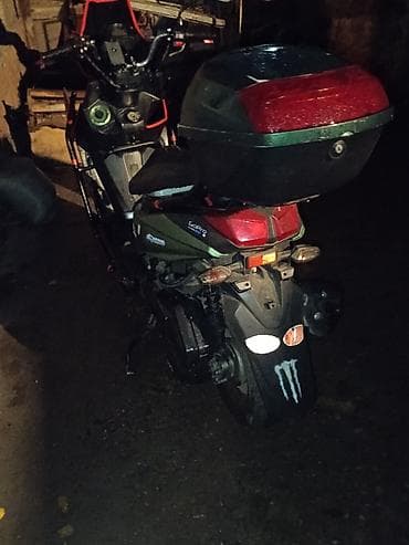 Макси-скутер 180 куб. см, Бензин, Б/у — 1