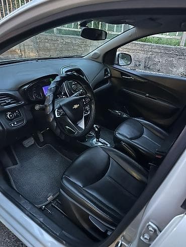 chevrolet orlando 2017: Chevrolet Spark: 2017 г., 1 л, Автомат, Бензин, Хэтчбэк — 6