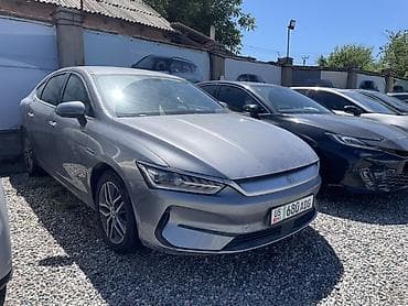 byd son plus: BYD Qin: 2023 г., Электромобиль, Седан — 2